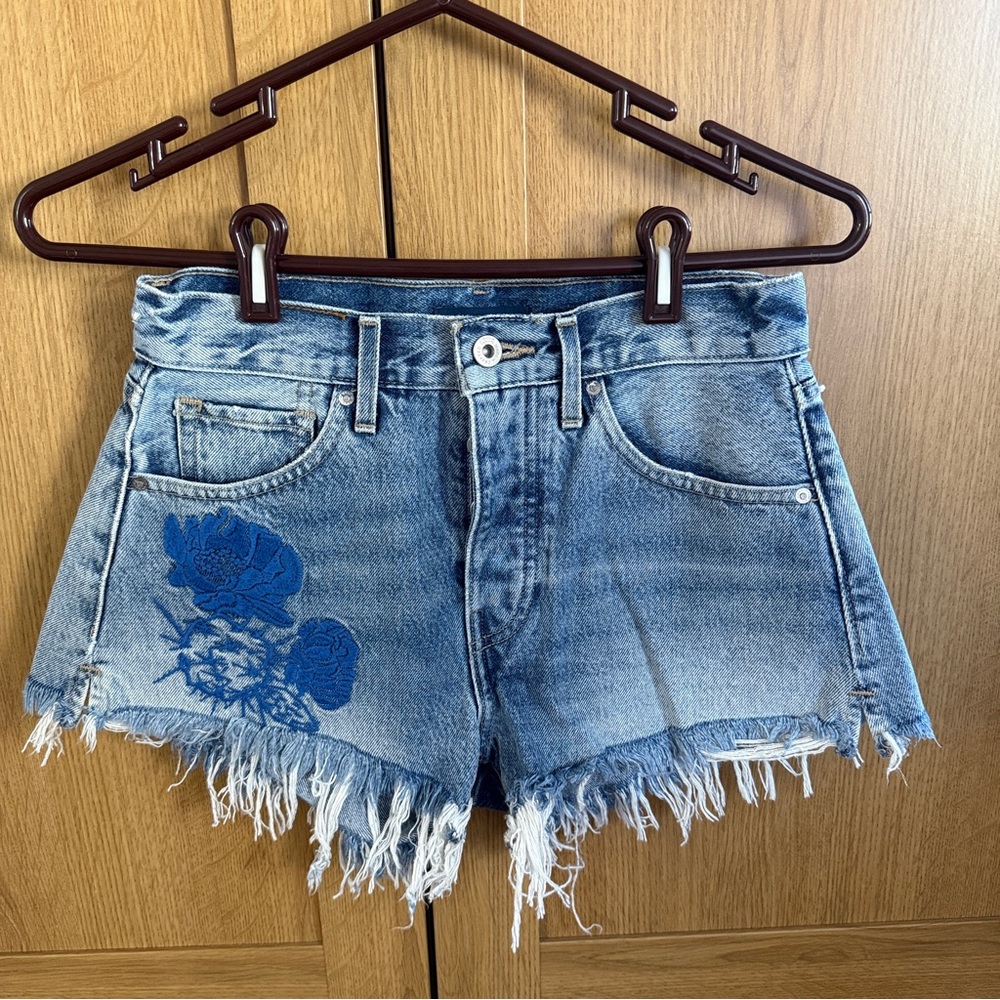 Women’s Levi’s Blue Flower Cheeky Jean Shorts